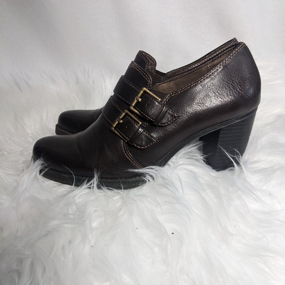 Naturalizer brown booties